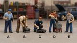 1:64 1:87 Hot Rod Mechanic Miniature Figures Changing Oil Model Railroad Scene Model