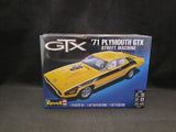 Revell 1971 Plymouth GTX Street Machine - 1:24 Scale Plastic Model Kit 14588 Model