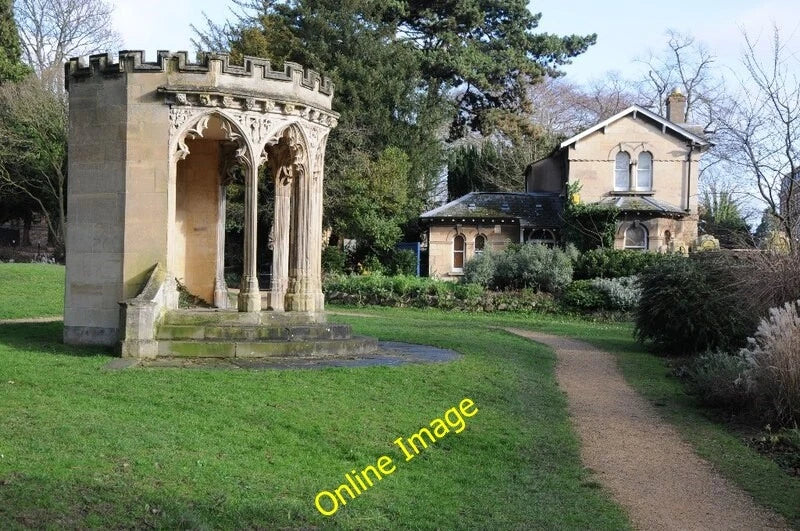 Photo 6x4 The King's Board and Hillfield Gardens Gloucester The King' c2014 Model