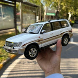 1/18 Scale Land Cruiser LC100 White Die-cast Car Model Toy Collection New Model Model